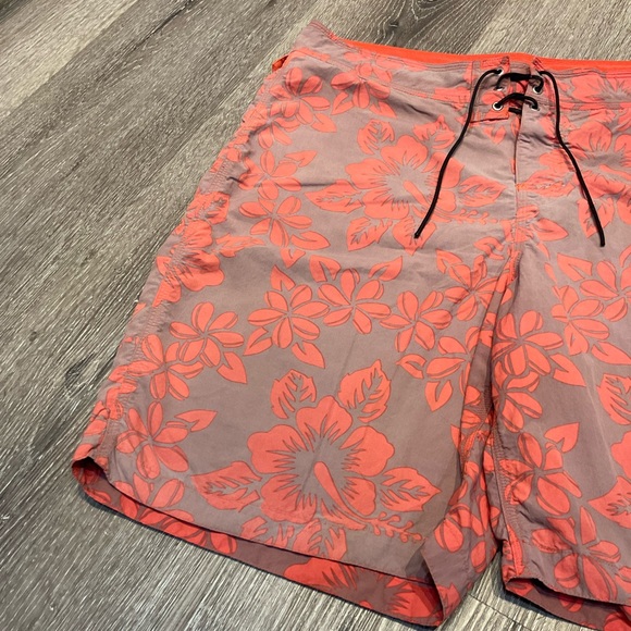 Vintage 2001 Rare “Pataloha” Patagonia Collection Floral Boardshorts Size 34 - Picture 6 of 11